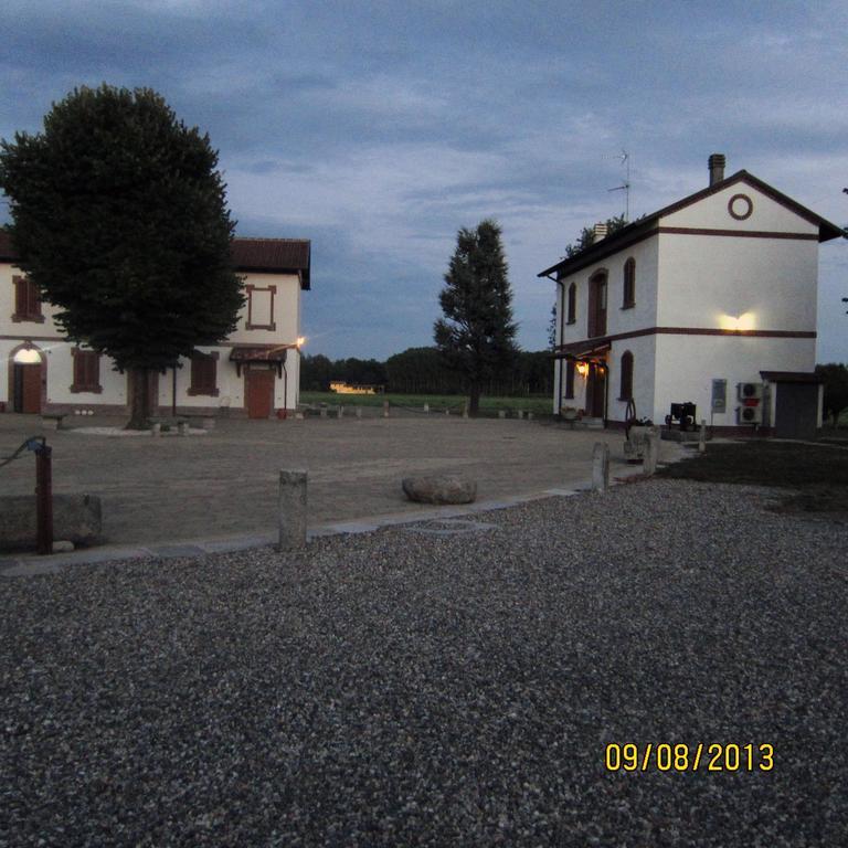 Bed And Breakfast Azienda Agricola Cascina Salazzara Маджента Екстер'єр фото